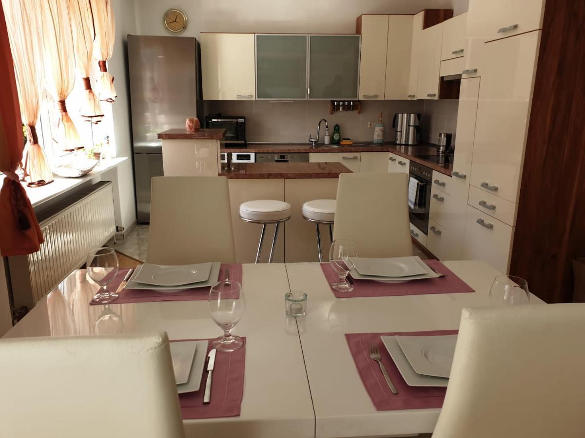 Nella Apartment *